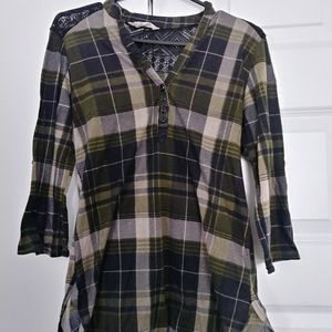 Long sleeve plaid shirt